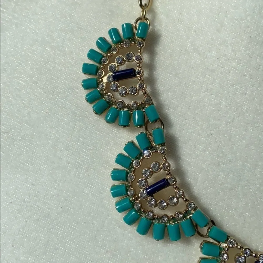 Peacock beaded statement bib necklace - Picture 6 of 6